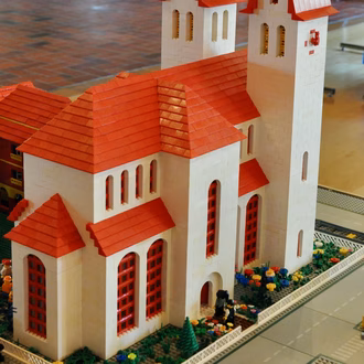 2021_LEGO_Kirche