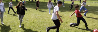 Hero_2022_Jugendliche_beim_Fussball